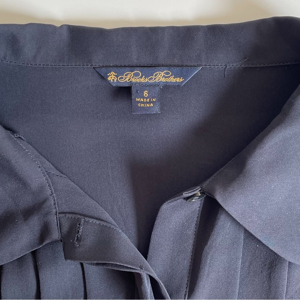 Brooks Brothers Silk Navy Blue Front Pleated Long Sleeve Button Down Blouse - Picture 3 of 6